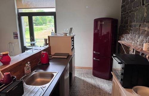 Orcines Apartment | Apartment-Mountain view-Private Bathroom-Family