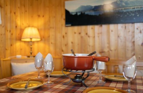 Saint-Pierre-de-Clages Apartment | Apartment Muverans I L2 by Interhome