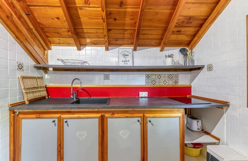 Vaulnaveys-le-Bas RV Rental | Apartment 'Myosotis' with Mountain View, Wi-Fi and Air Conditioning