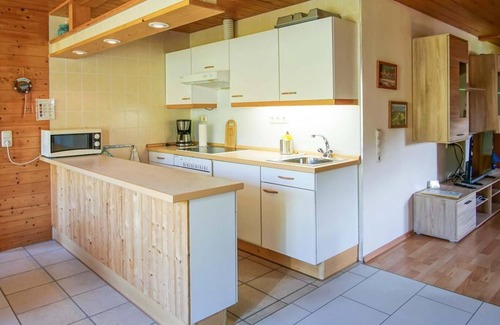Kottenborn Bed & Breakfast | Apartment "Nürburg" - Guest Room u. Apartment Irene