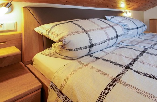 Kottenborn Bed & Breakfast | Apartment "Nürburg" - Guest Room u. Apartment Irene