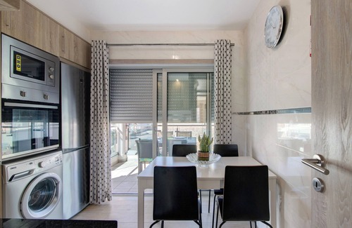Manta Rota Apartment | Apartment 'Numar Residence Aa' with Shared Pool, Wi-Fi and Air Conditioning