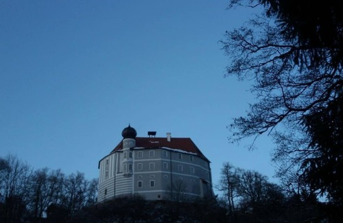 Wenzenbach Apartment | Apartment n Regensburg Castle