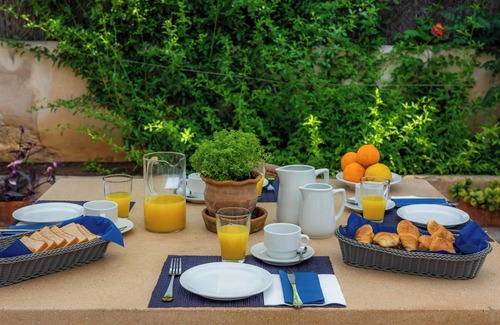 Son Moll Apartment | Apartment 'Na Forana' with Wi-Fi, A/C, Terraces & Garden