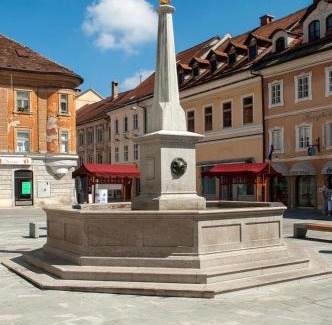 Kranj Apartment | Apartment Na skali