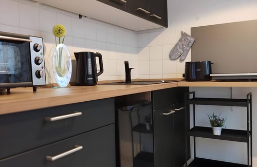 Schoenefeld Apartment | Apartment 'Nahe Airport Berlin' with Balcony and Wi-Fi
