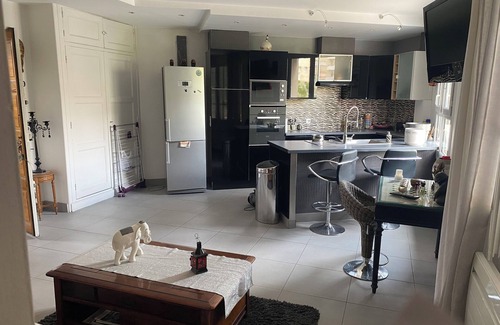 Centre Apartment | Apartment Nanterre ville proximity RER (1min) 40 m2 2 persons
