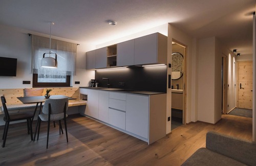 Lutago Apartment | Apartment 'Nature Duplex Zaun - Fluss' with Mountain View, Terraces & Wi-Fi