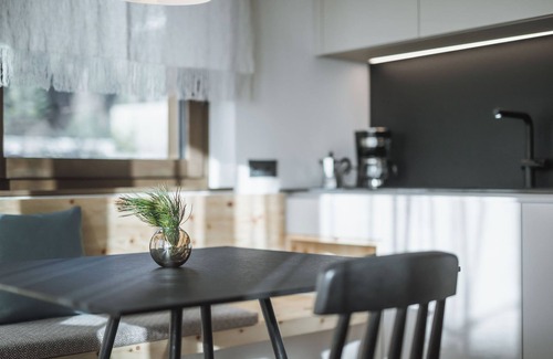 Lutago Apartment | Apartment 'Nature Hütte' with Mountain View, Terrace & Wi-Fi