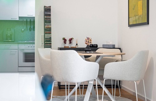 Pfeffingen Apartment | Apartment 'Naupenblick' with Private Terrace and Wi-Fi