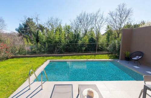 Karigador Villa | Apartment near beach with pool