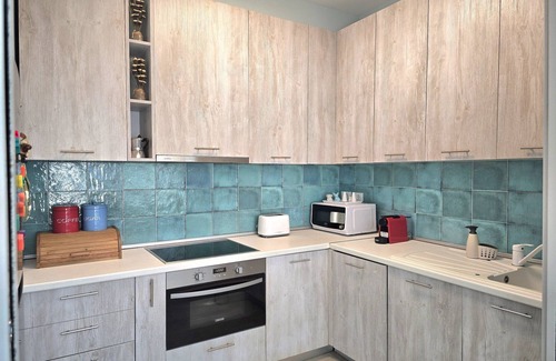 Qerek Apartment | Apartment near Elements Beach with Pool