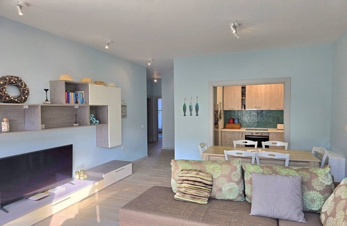 Qerek Apartment | Apartment near Elements Beach with Pool