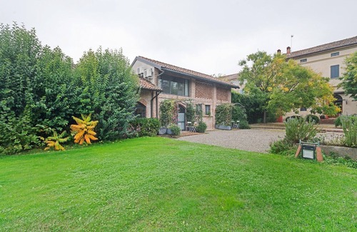 Stagno Lombardo Villa | Apartment near Cremona in Historic Convent