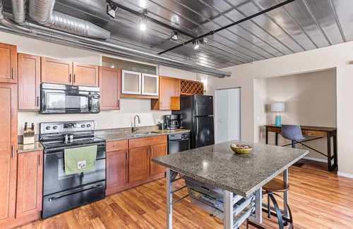 Old West Side Apartment | Apartment near Kerrytown Concert House