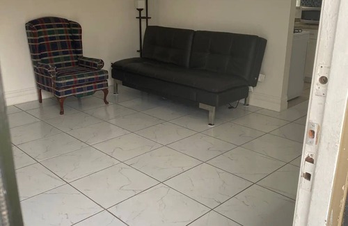 Hawthorne Apartment | Apartment near LAX #D