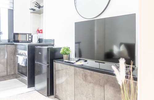 Dumbarton Apartment | Apartment near Loch Lomond