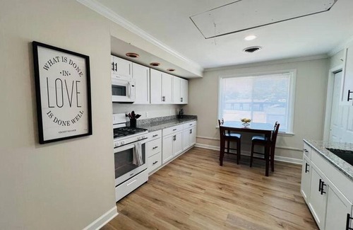 Gary Apartment | Apartment Near Merrillville BP