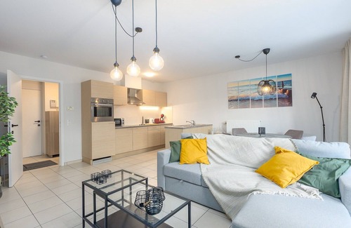 Raversijde Apartment | Apartment near Ostend Beachfront Escape