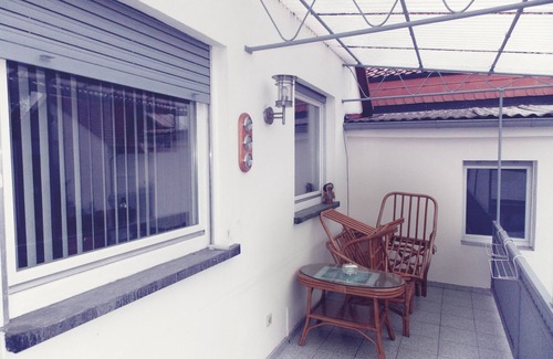 Huttenheim Apartment | Apartment near pharmacy /doctor /dentist for employees on time to rent