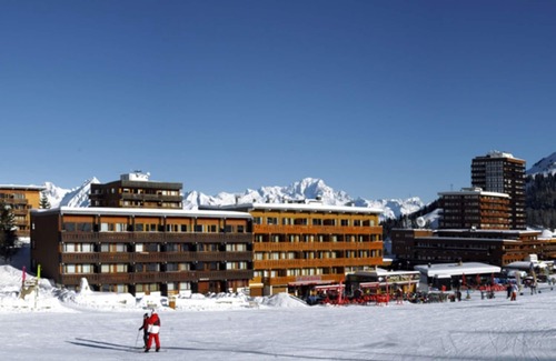 Plagne Centre Apartment | Apartment near slopes with Mont-Blanc view, free parking