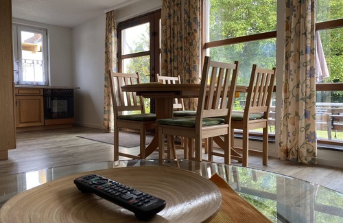 Zarrendorf House | Apartment near Stralsund with its own lake, park and animals