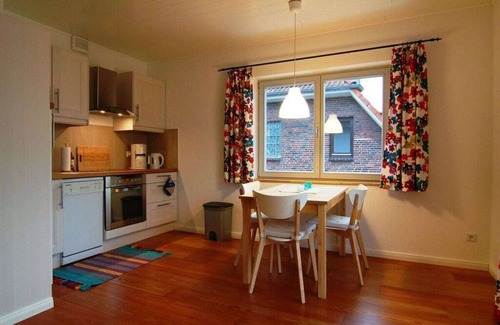 Wedel House | Apartment near the Elbe (350m)