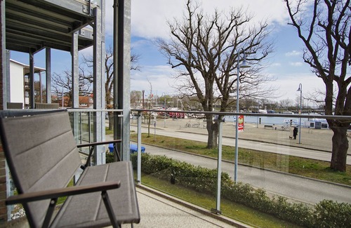 Lauterbach Apartment | Apartment near the harbor with sea view - Hafenresidenz Lauterbach FeWo 2-3