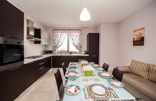Marsaxlokk Apartment | Apartment near the sea