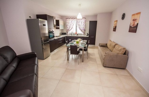 Marsaxlokk Apartment | Apartment near the sea