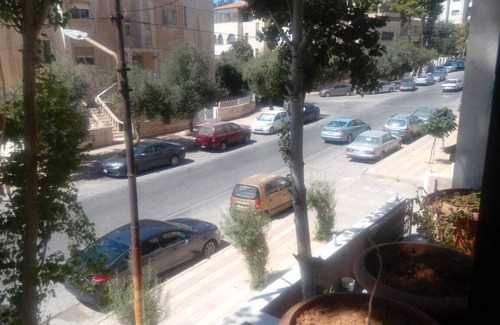 Al Jubeiha Apartment | Apartment near the university of Jordan and close to Amman Downtown