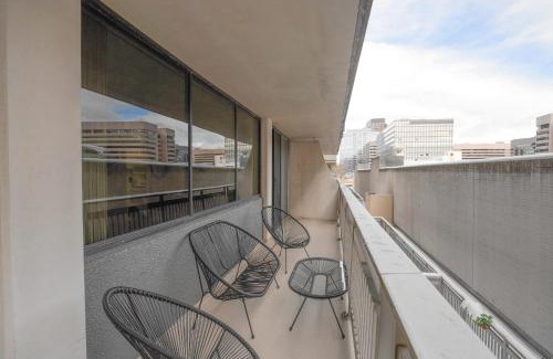 Crystal City Apartment | Apartment Near to Metro Station at Crystal city