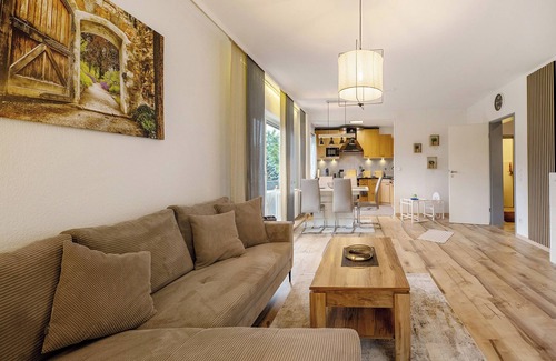 Neunkirchen Apartment | Apartment 'Neue 4 Zi Küche Bad Parknähe' with Balcony and Wi-Fi