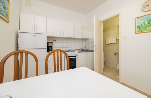 Banjol Apartment | Apartment Nevenka (65372-A1) - Banjol - island Rab