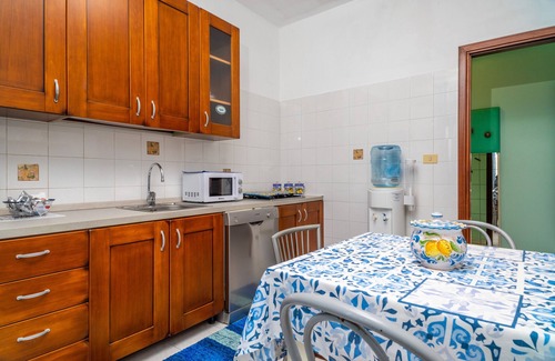 San Giorgio-Librino-San Giuseppe la Rena-Zia Lisa-Villaggio Sant'Agata Apartment | Apartment 'Nigido Holiday Houses Simona' with Sea View, Wi-Fi and Air Conditioning