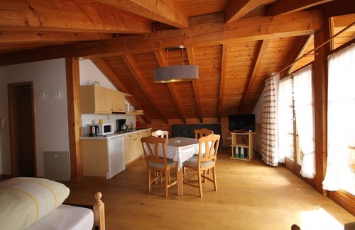 Aufham Apartment | Apartment no. 1, 27m², living/bedroom, balcony, TV, 2 pers.