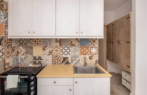 Kefalos Apartment | Apartment 'No 1' with Sea View, Wi-Fi and Air Conditioning