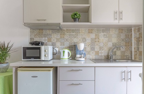 Panormos Apartment | Apartment 'No 10' with Shared Pool, Wi-Fi and Air Conditioning