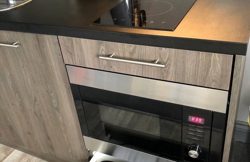 Beaconsfield Apartment | Apartment No. 2 WRS Beaconsfield New Town Central Easy walk to NFTS & Station