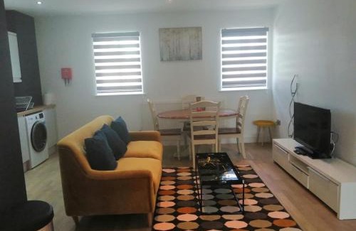 Truro Apartment | Apartment No 8 - Stay in style in the heart of the Cathedral City.