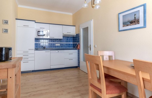 Binz Villa | Apartment no. 8 with sea view in Binz, Villa Strandidyll, 2 room, balcony