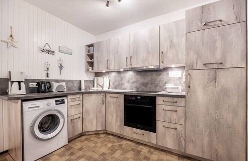 Kronprinzenkoog Apartment | Apartment 'Nordseewind' with Shared Terrace, Private Garden and Wi-Fi