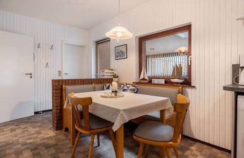 Kronprinzenkoog Apartment | Apartment 'Nordseewind' with Shared Terrace, Private Garden and Wi-Fi