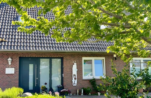 Suden Apartment | Apartment 'Nordstrand' with Balcony and Wi-Fi
