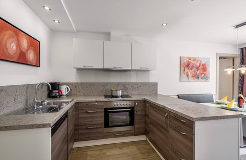 Kaprun Apartment | Apartment 'Nr 12 Haus Voglreiter' with Mountain View, Shared Garden and Wi-Fi