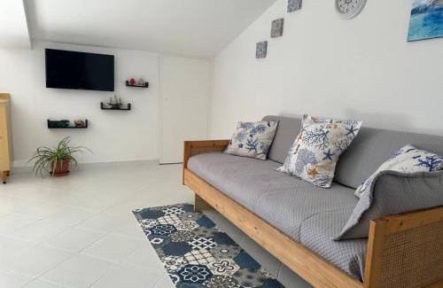 San Lorenzo Apartment | {[Apartment On The Sea +Terrace]} Dan's house
