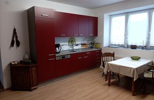 Grafenwohr Apartment | Apartment O3 - Gehobene 6-Zimmer Wohnung 175qm für 1-7 Personen 2x DZ 3x EZ