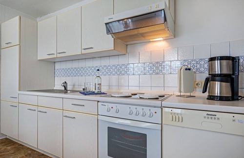 England Apartment | Apartment 'Obendrot' with Shared Terrace, Shared Garden and Wi-Fi