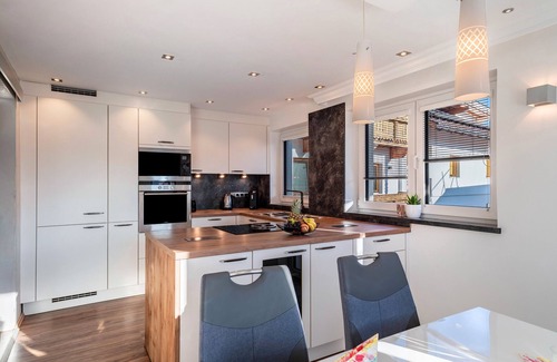 Wiesing Apartment | Apartment 'Oberladstätter' with Mountain View, Private Terrace and Wi-Fi