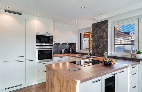 Wiesing Apartment | Apartment 'Oberladstätter' with Mountain View, Private Terrace and Wi-Fi